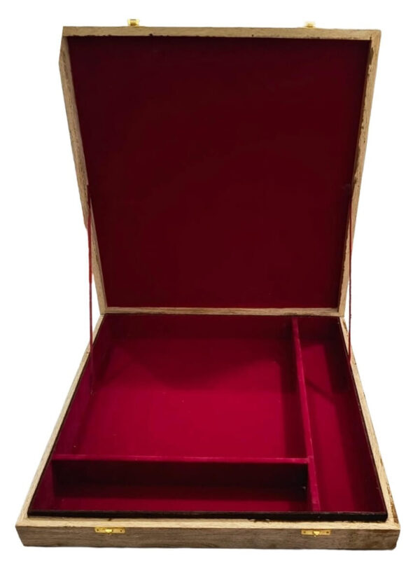 wooden chess box with chessboard storage (1)